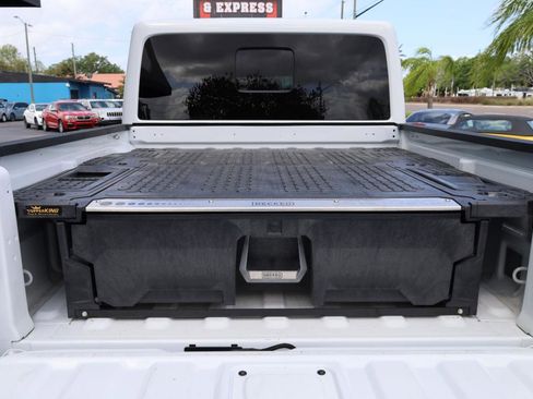 Used 2023 Jeep Gladiator Sport AWD/4WD image 14