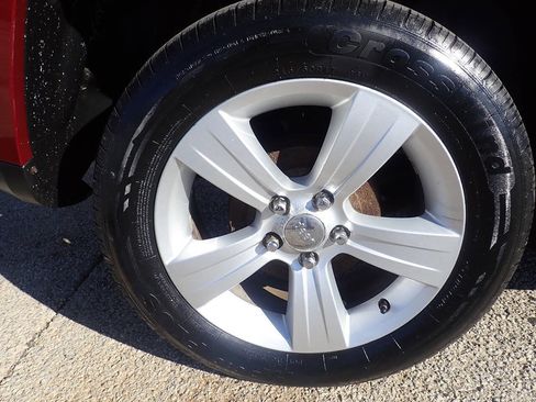 Used 2013 Jeep Compass Sport image 27