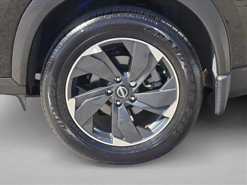 Used 2024 Nissan Rogue SV image 22