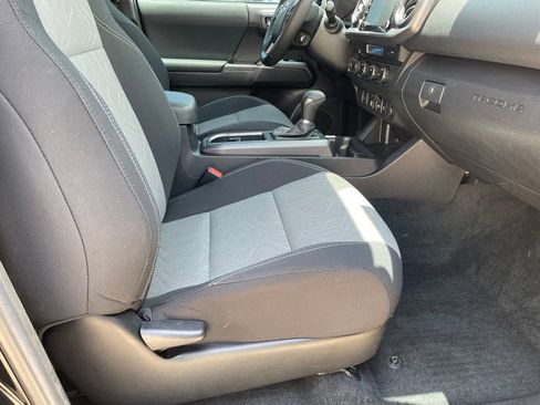Used 2023 Toyota Tacoma TRD Sport AWD/4WD image 27