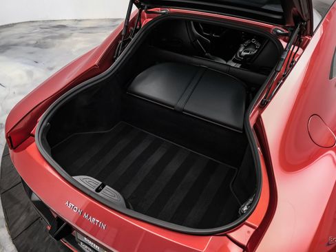 Used 2019 Aston Martin V8 Vantage Coupe RWD image 98