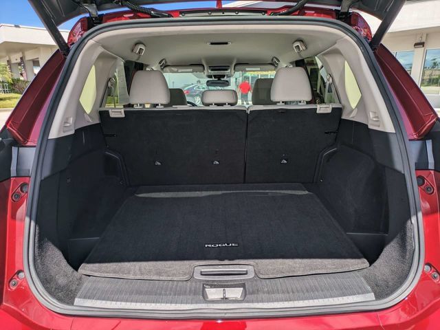 Used 2025 Nissan Rogue SV AWD/4WD image 13