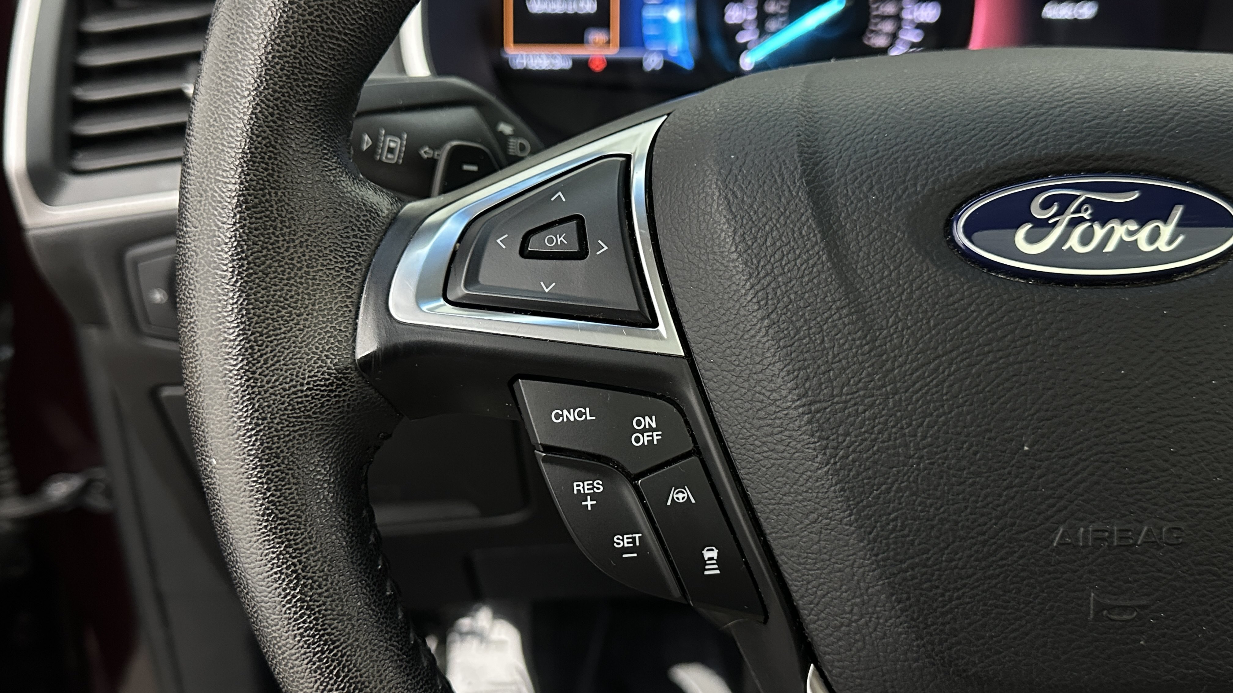 Used 2019 Ford Edge SEL w/ Equipment Group 201A AWD/4WD image 24