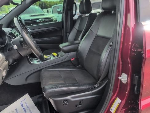 Used 2019 Jeep Grand Cherokee Altitude AWD/4WD image 17