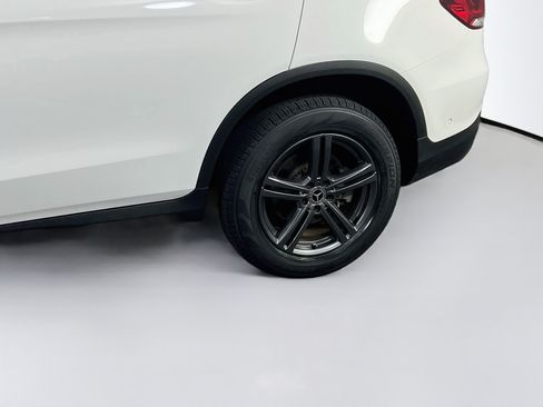 Used 2021 Mercedes-Benz GLC 300 4MATIC image 31