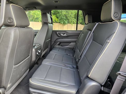 Used 2021 GMC Yukon SLT w/ SLT Luxury Package AWD/4WD image 14