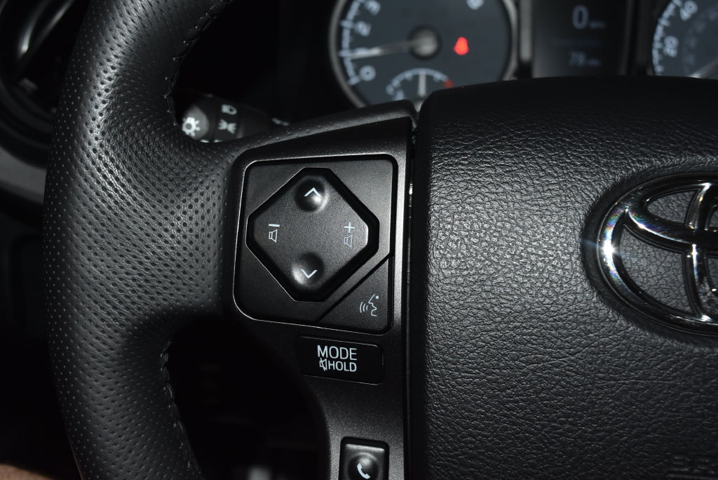 Used 2023 Toyota Tacoma TRD Off-Road AWD/4WD image 7