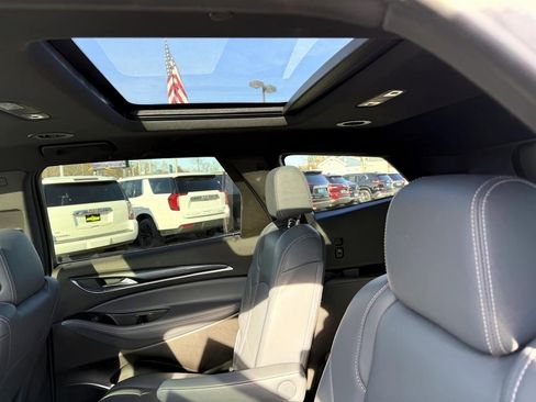 Used 2023 Buick Enclave Essence w/ Experience Buick Package image 9