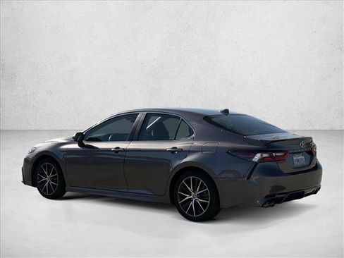 Used 2022 Toyota Camry SE image 7