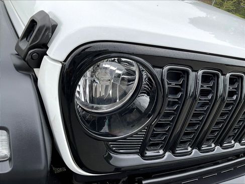 Used 2025 Jeep Wrangler Unlimited Sport AWD/4WD image 31