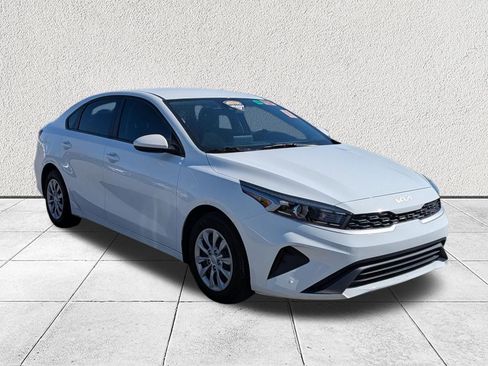 Used 2023 Kia Forte LX image 1