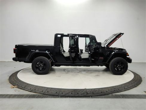 Used 2021 Jeep Gladiator Mojave image 16