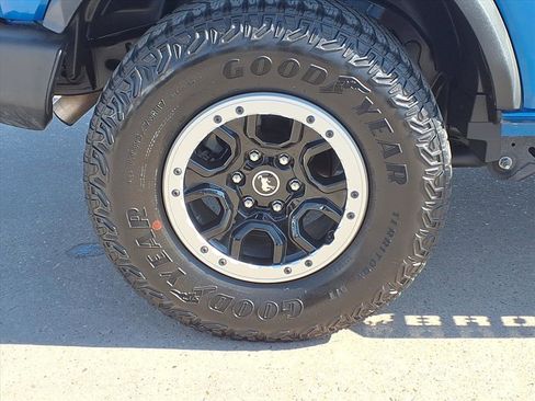 Used 2023 Ford Bronco Big Bend w/ Sasquatch Package image 9