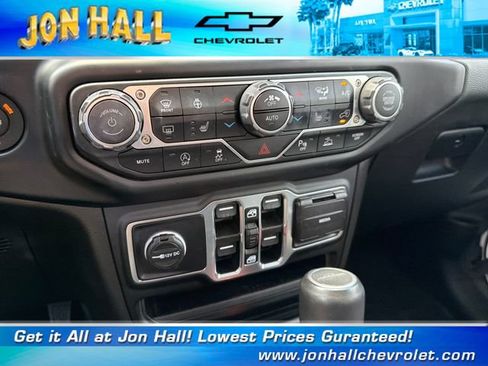 Used 2022 Jeep Gladiator Overland AWD/4WD image 25