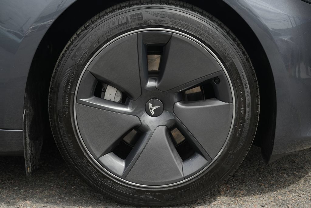 Used 2023 Tesla Model 3 Standard Range RWD image 12