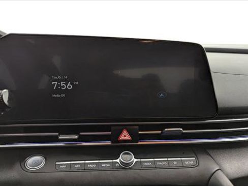 Used 2025 Hyundai Elantra SEL image 26