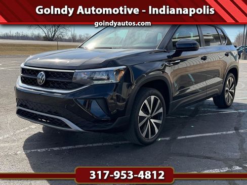 Used 2024 Volkswagen Taos SE image 1