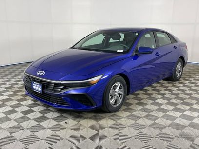 Certified 2025 Hyundai Elantra SE w/ Cargo Package