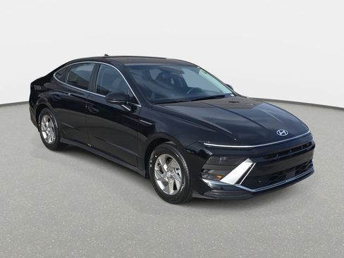 Used 2026 Hyundai Sonata SE FWD image 3