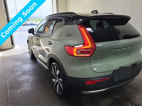 Used 2022 Volvo XC40 P8 Recharge Ultimate image 4