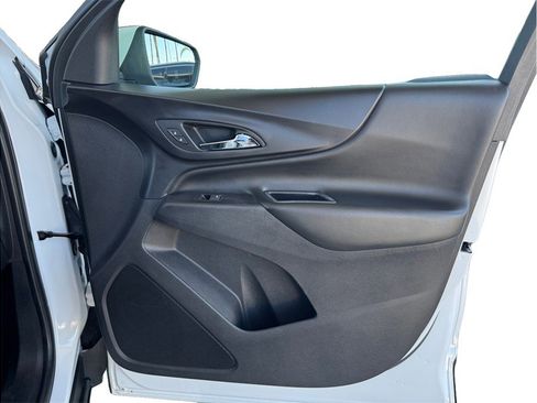 Used 2019 Chevrolet Equinox LT FWD image 18