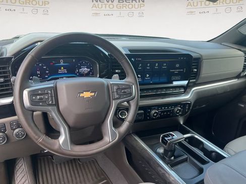 Used 2025 Chevrolet Silverado 1500 LTZ AWD/4WD image 10