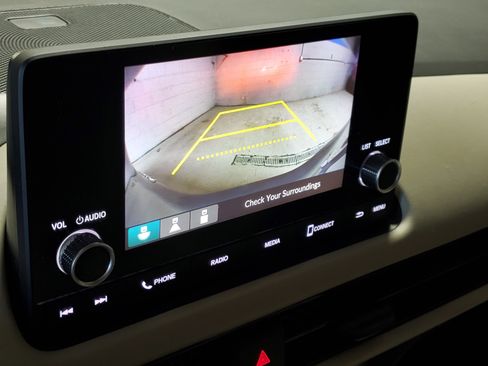 Used 2023 Honda HR-V LX image 28
