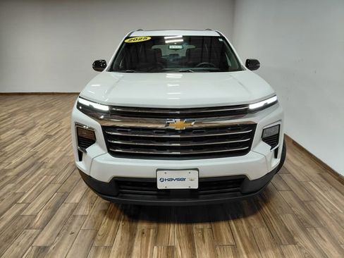 Used 2025 Chevrolet Traverse LT w/ Sun and Wheel Package AWD/4WD image 19