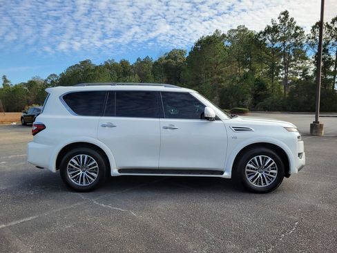 Used 2022 Nissan Armada SL w/ Captain's Chairs Package image 6