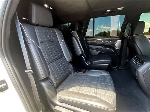 Used 2024 Cadillac Escalade Sport Platinum w/ LPO, ONYX Package AWD/4WD image 29