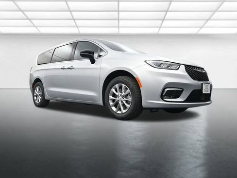 New 2026 Chrysler Pacifica Select image 18