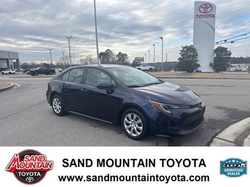 Used 2022 Toyota Corolla LE image 1