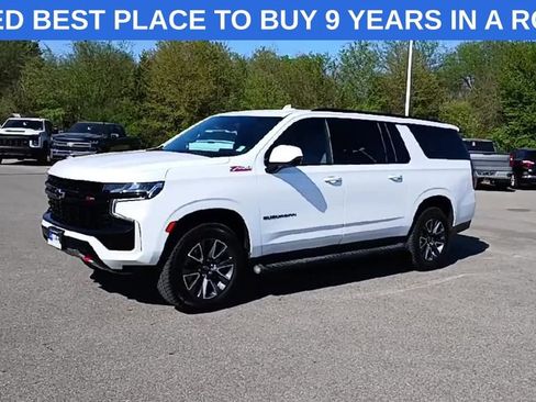 Certified 2024 Chevrolet Suburban Z71 w/ Luxury Package AWD/4WD image 4