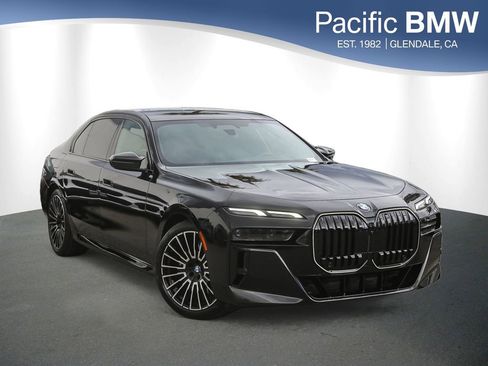 Certified 2025 BMW 740i RWD image 1