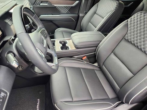 New 2026 GMC Acadia Denali w/ Super Cruise Package image 8