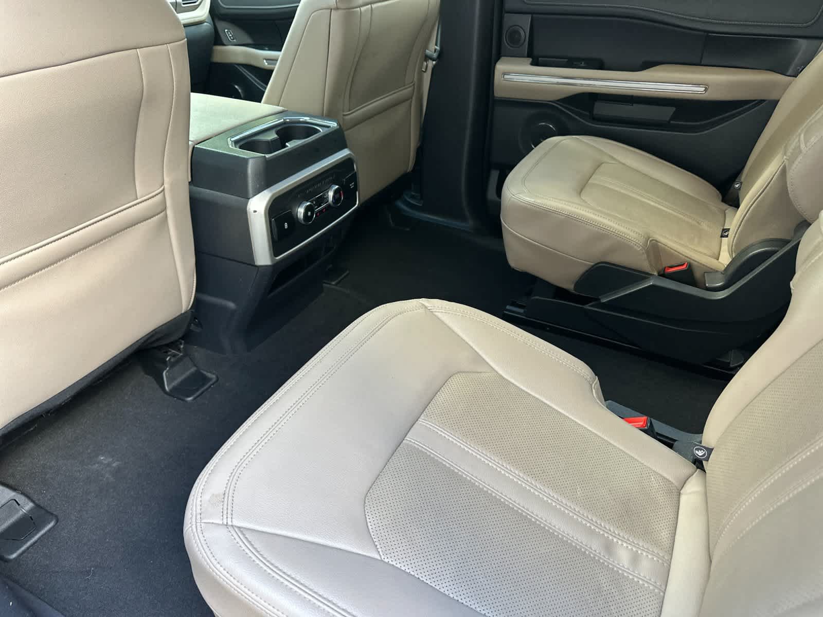 Certified 2024 Ford Expedition Limited AWD/4WD image 4