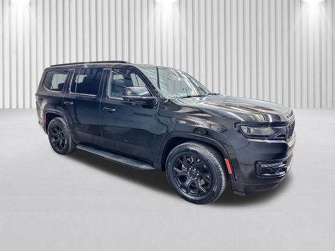 Certified 2024 Jeep Wagoneer Series II w/ Convenience Group I image 2