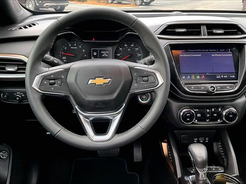 Used 2021 Chevrolet TrailBlazer ACTIV w/ Sun and Liftgate Package image 5