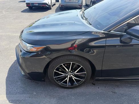 Used 2021 Toyota Camry SE image 10