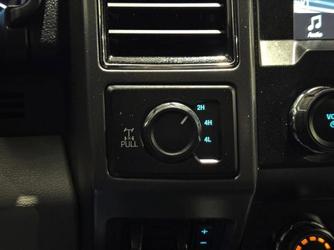 Used 2019 Ford F250 XLT w/ XLT Premium Package image 25