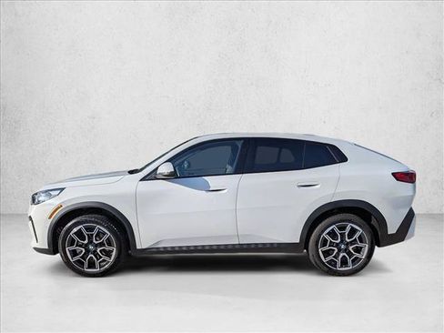 Used 2026 BMW X2 xDrive28i AWD/4WD image 9