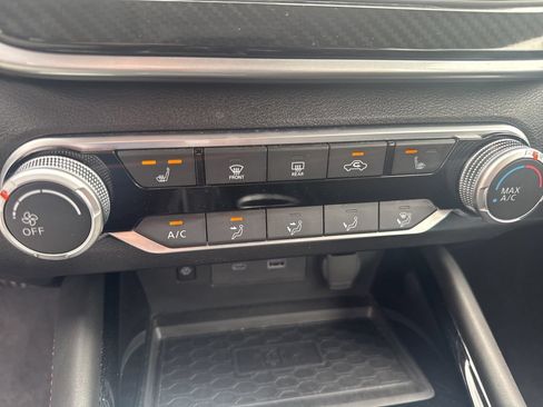 Used 2023 Nissan Altima 2.5 SR w/ SR Premium Package FWD image 28