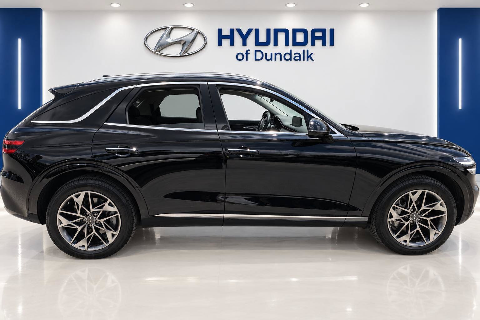 Used 2024 Genesis GV70 2.5T AWD/4WD image 4