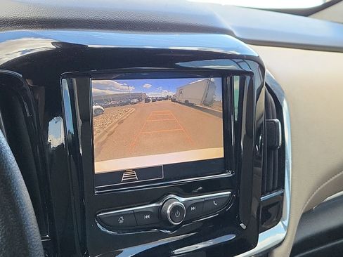 Used 2023 Chevrolet Traverse LS image 20