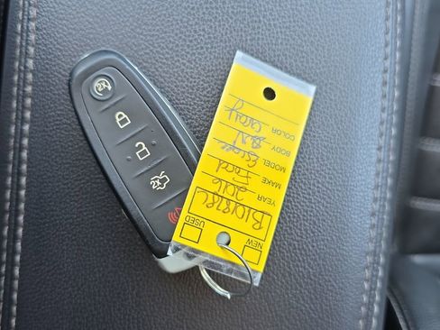 Used 2018 Ford Escape Titanium AWD/4WD image 23