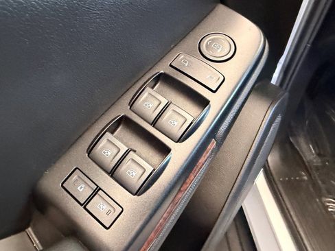 Used 2018 GMC Yukon SLE w/ HD Trailering Package image 5