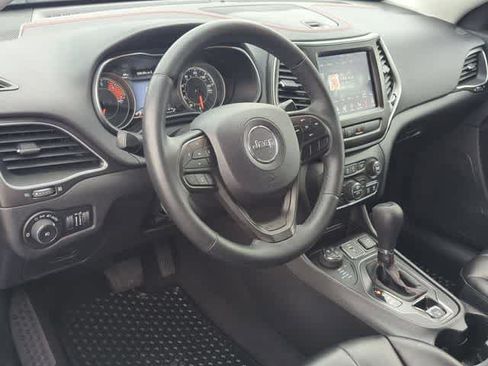 Used 2019 Jeep Cherokee Trailhawk w/ Cold Weather Group AWD/4WD image 10