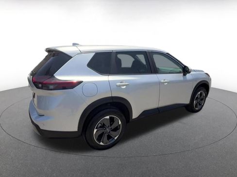 Used 2025 Nissan Rogue SV FWD image 14