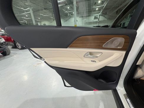 Used 2022 Mercedes-Benz GLE 350 4MATIC w/ Premium Package image 43