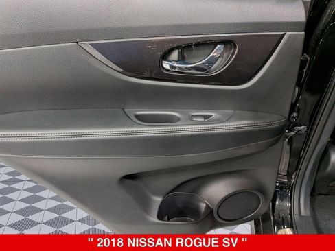 Used 2018 Nissan Rogue SV w/ Premium Package AWD/4WD image 27